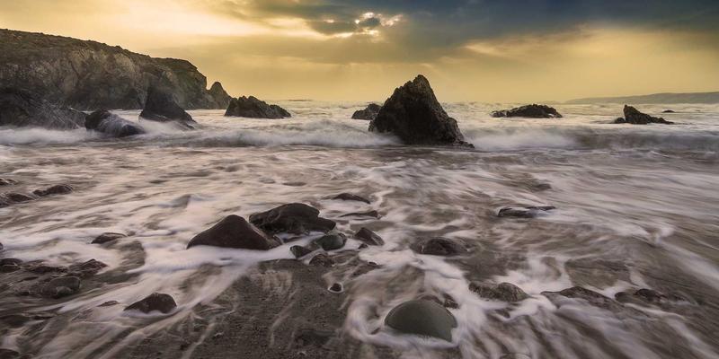 成都美容消费者行为研究：解码90后与Z世代在美容护理与本地生活服务中的偏好差异